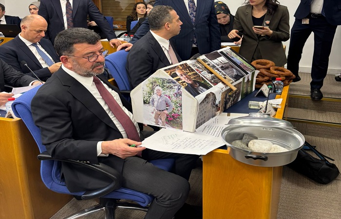 Veli Ağbaba ; Kaynak Bulamıyorsanız Çekin Gidin Bu Ülkenin Başından