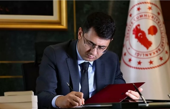 Aslen Malatya’lı Olan Serdar Kartal, Uşak Valisi Oldu