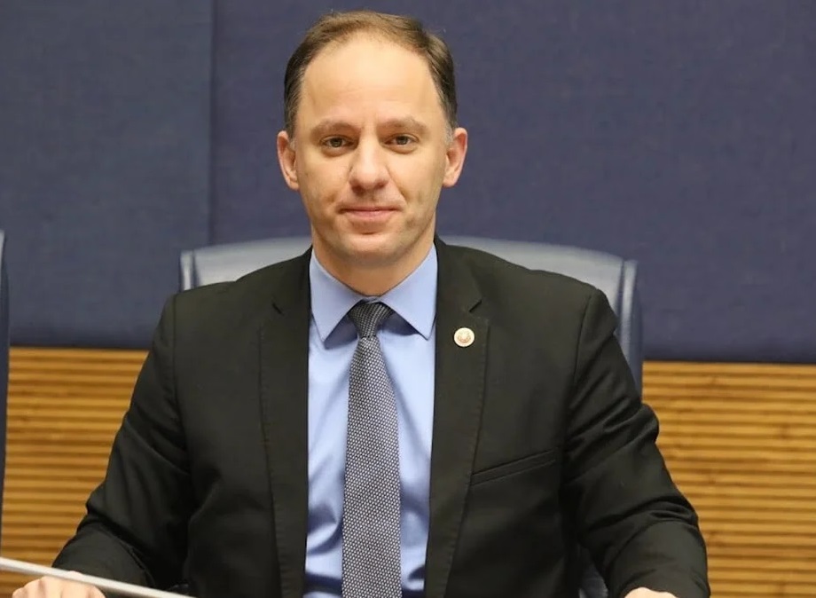 CHP Genel Başkan Yardımcısı Deniz Yavuzyılmaz, “Akaryakıttaki Vergileri Askıya Alın”