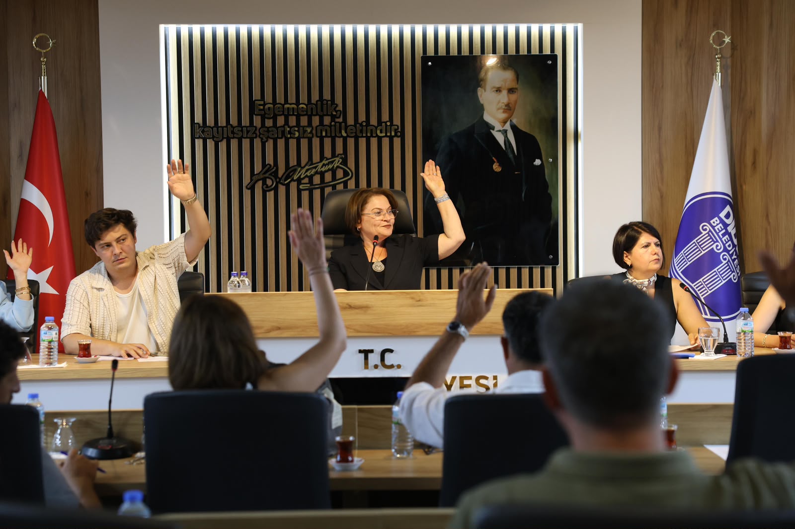 BAŞKAN HATİCE GENÇAY’IN ÖNERİSİYLE AKYENİKÖY DÜĞÜN SALONU YIL SONUNA KADAR ÜCRETSİZ